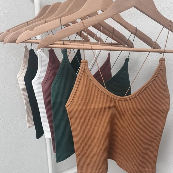 Spaghetti Ribbed Backless Crop Top - Picture 4 of 4